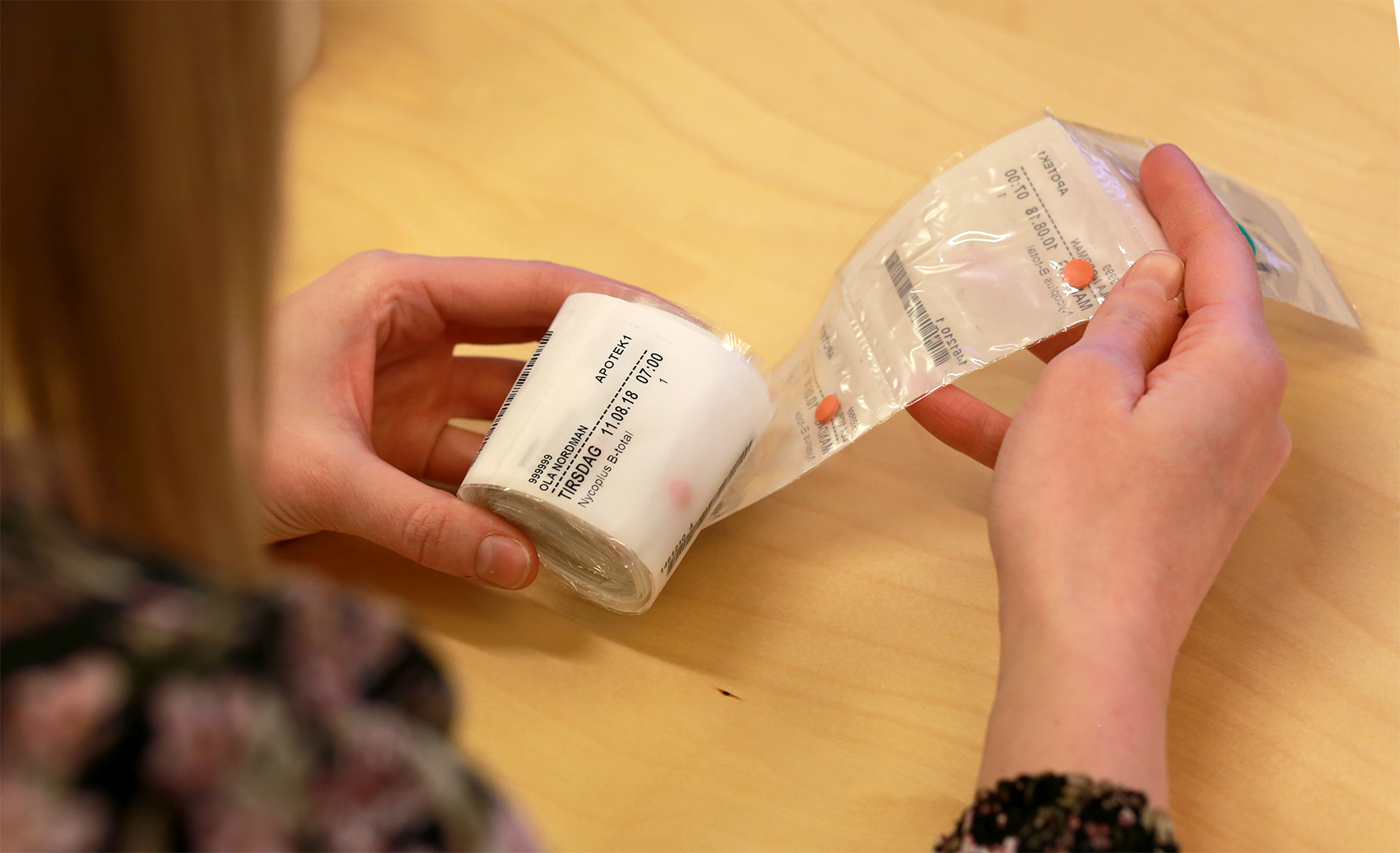 Multidoser er maskinpakkede ruller med medisindoser. Hver pose er merket med dato og et klokkeslett for når medisinen skal tas. (Foto: Hasse Berntsen)