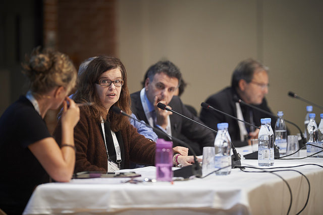 Line Linstad, nestleder for Nasjonalt senter for e-helseforskning, under fjorårets paneldebatt på ETC. Foto: Ard Jongsma, WHINN